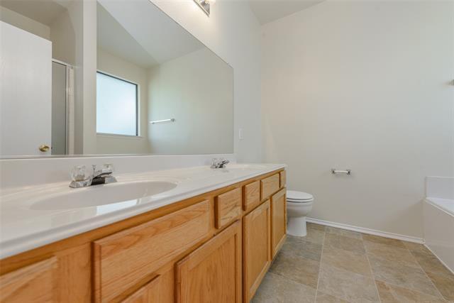 Building Photo - 2613 Weslayan Dr