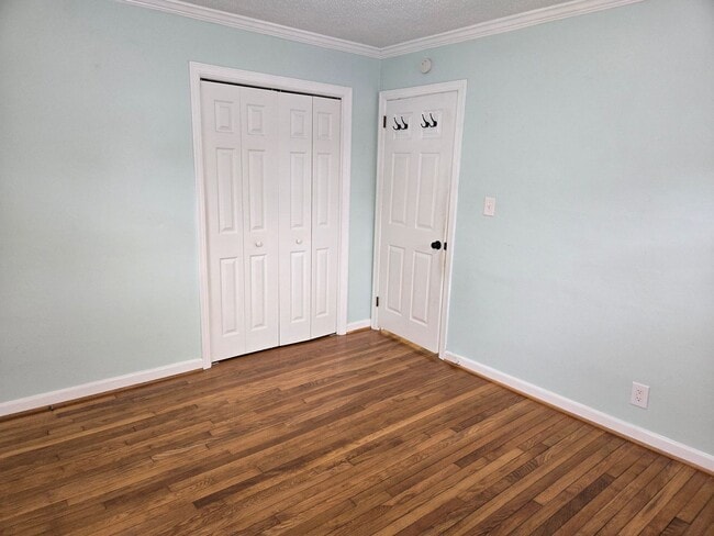 Building Photo - Move In Ready!