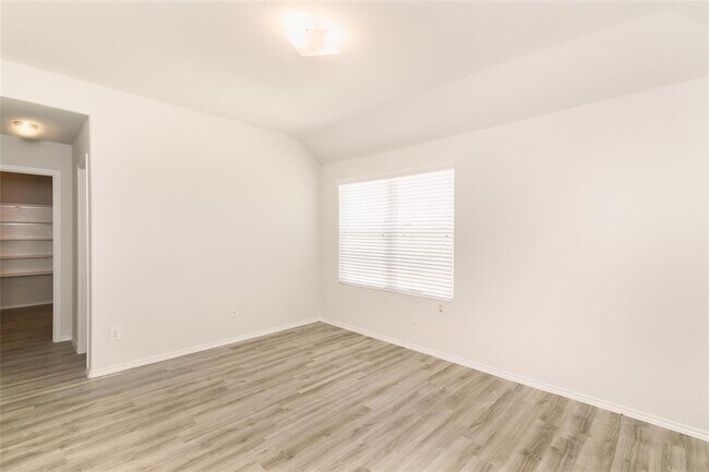 Building Photo - 24242 Ravenna Oaks Ct