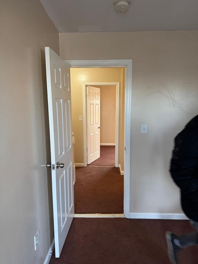 Building Photo - 4104 Fairhaven Ave