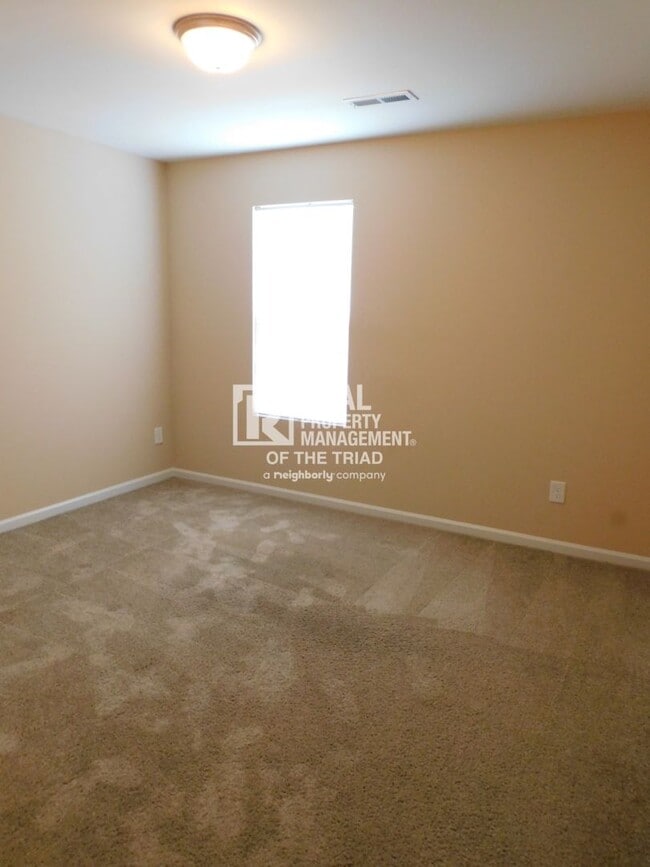 Building Photo - Pre-Market Newer 4 Bedroom / 2 Car Garage ...
