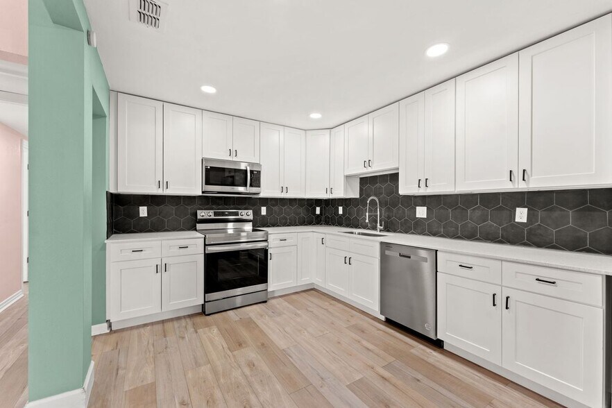 Building Photo - 5217 Witby Ave