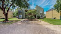 Building Photo - 303 Manuel Dr
