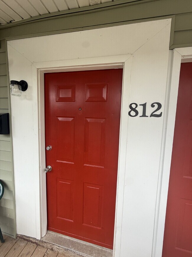 Building Photo - Updated One Bedroom in the heart of Lynchburg