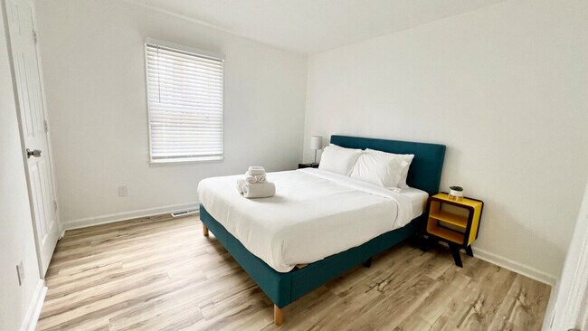 Building Photo - 1819 Old Peachtree Rd NE