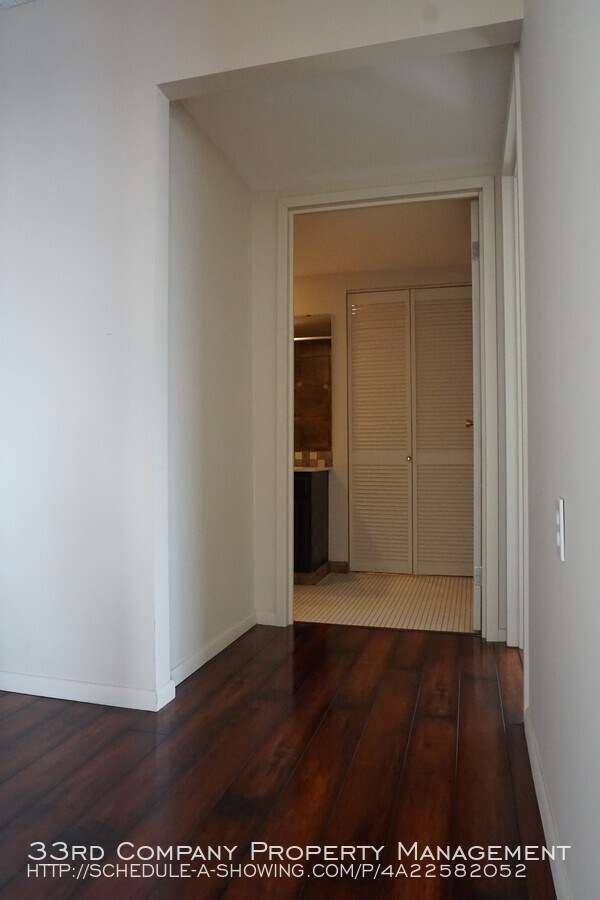 Building Photo - 207 5th Ave SW