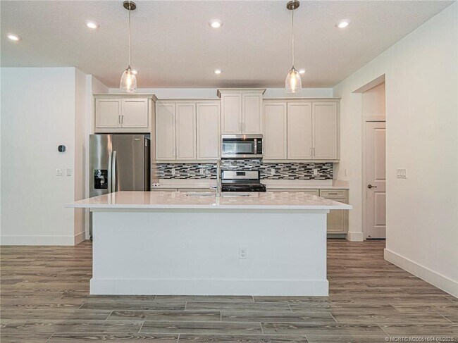 Building Photo - 11551 SW Viridian Blvd