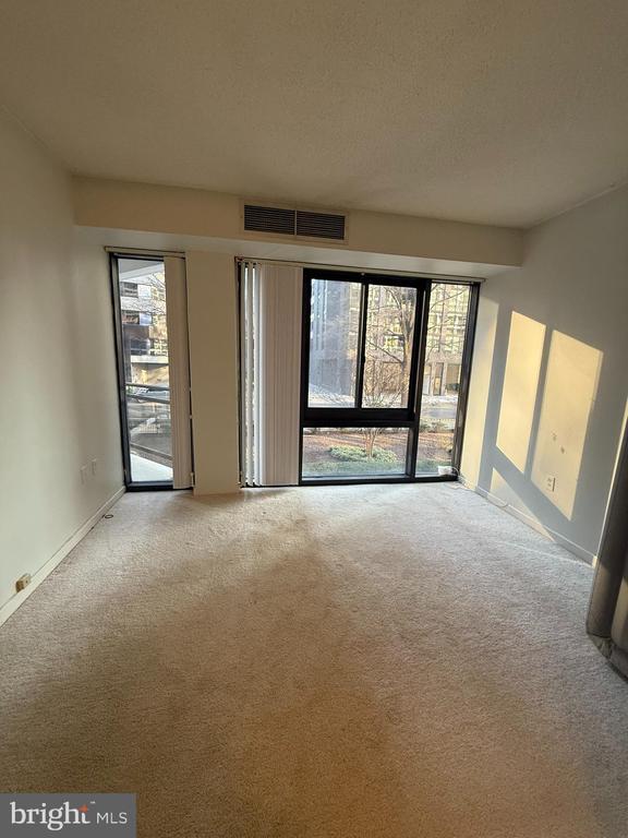 Building Photo - 1530 Key Blvd