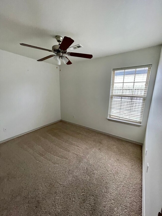 Building Photo - Gorgeous 3 Bedroom/ 2 Bath Home for Rent i...