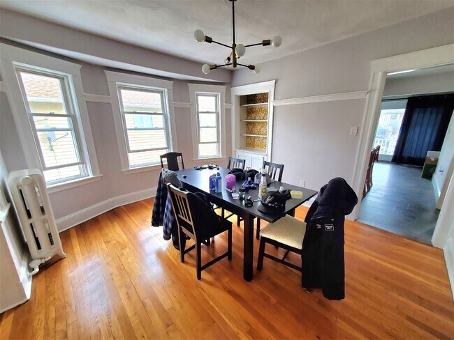 Building Photo - 22 5th Street Apt #2, Medford, MA 02155 - ...