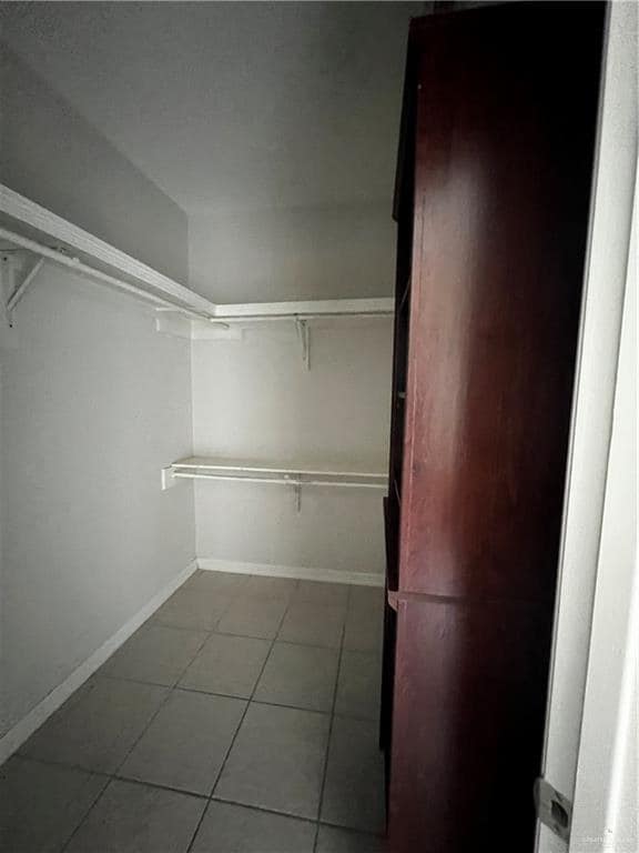 Building Photo - 18 South Dr