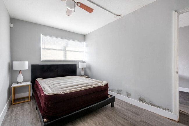 Building Photo - 1826 Sherman St