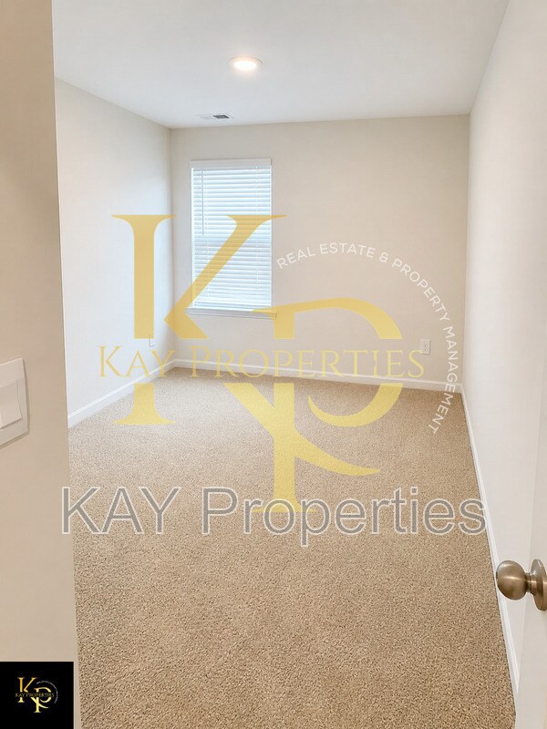 Building Photo - 2840 Egert Dr