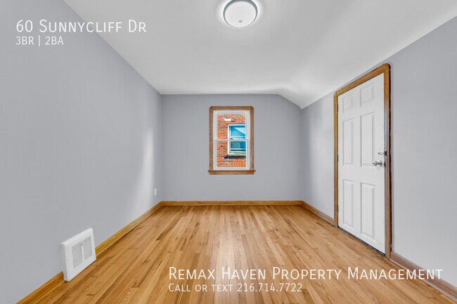 Building Photo - 60 Sunnycliff Dr