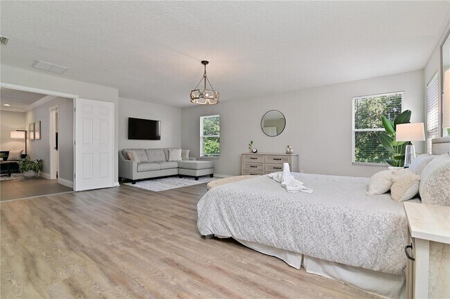 Building Photo - 701 Kettering Rd