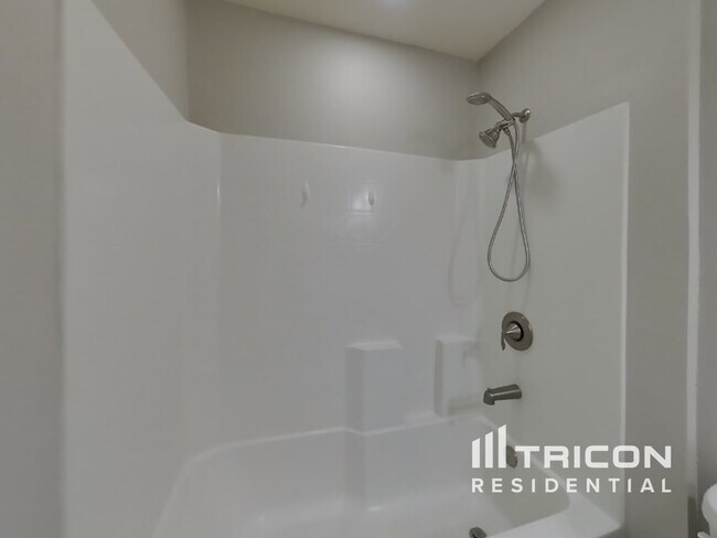 Building Photo - 2320 Bur Oak Place