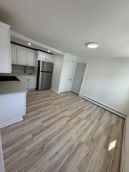 Building Photo - 80 5th Ave