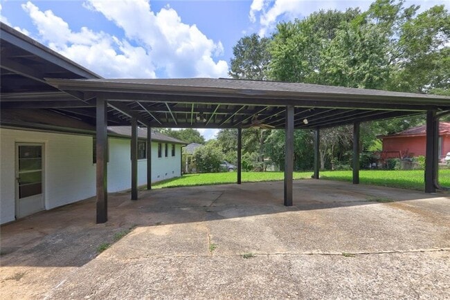 Building Photo - 970 Oglethorpe Ave