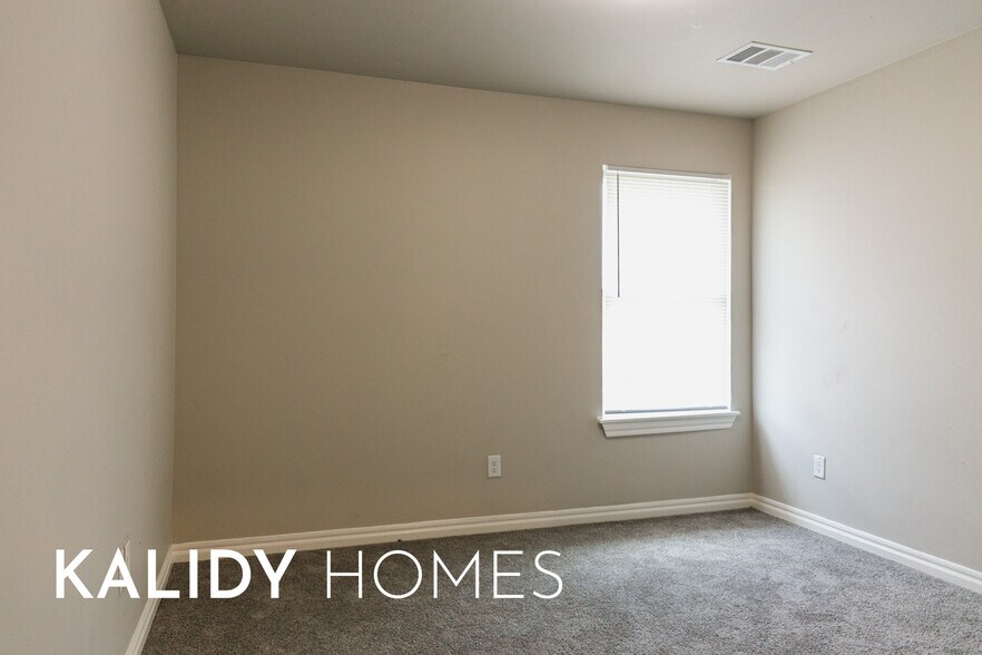 Building Photo - 5216 Bing Cir