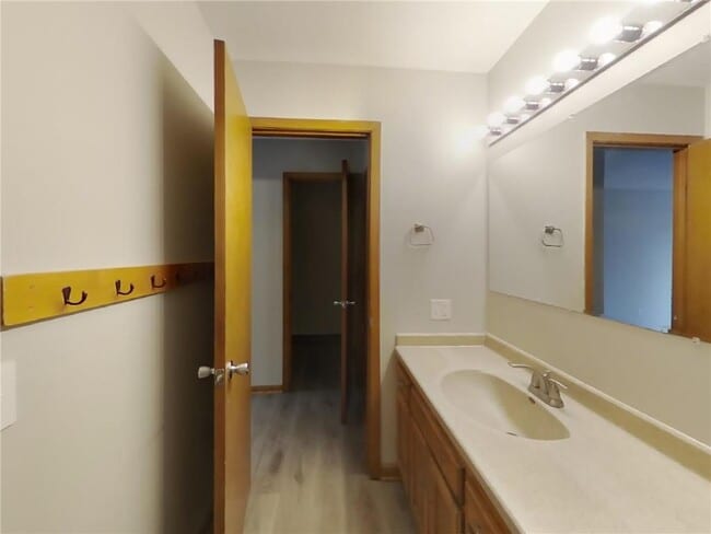 Building Photo - 4350 Thornhill Ln