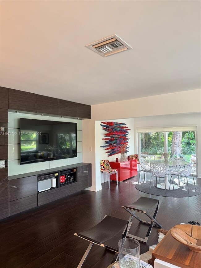 Building Photo - 2857 N Palm Aire Dr