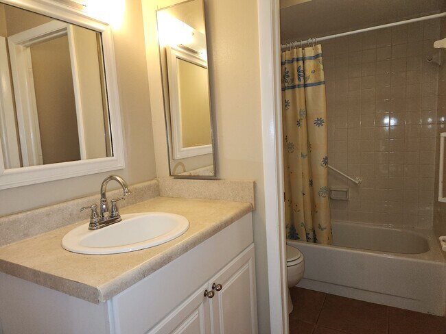 Building Photo - Cute 2 bedroom Apartment for rent