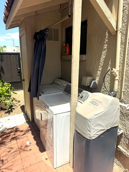Laundry Area - 2028 E 2nd St