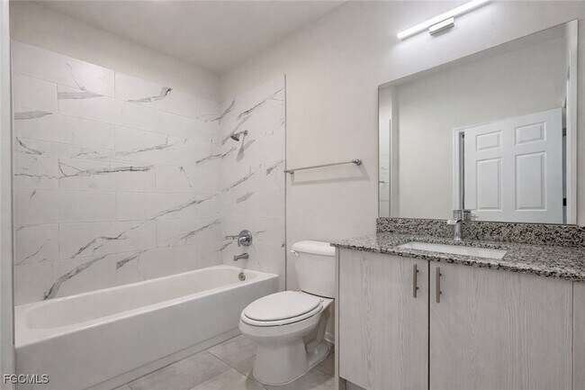 Building Photo - 3303 SW 8th Pl