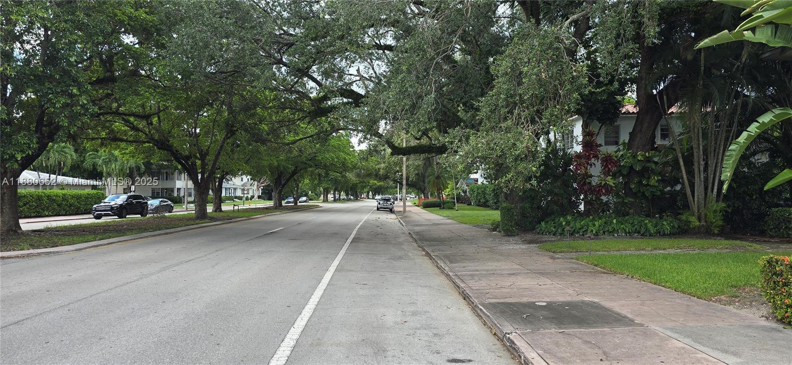 Building Photo - 3915 Ponce de Leon Blvd