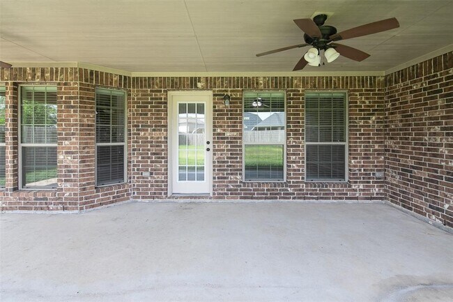 Building Photo - 2024 Silverwater Ct