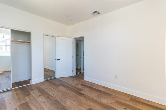 Building Photo - 4507 1/4 W 18th St