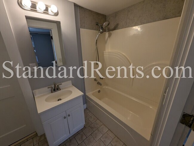 Building Photo - Cute Bungalow in Colonial Hills Neighborhood