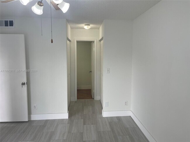 Building Photo - 3199 Foxcroft Rd