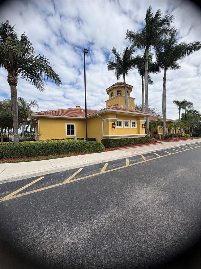 Building Photo - 4323 SW 132nd Wy