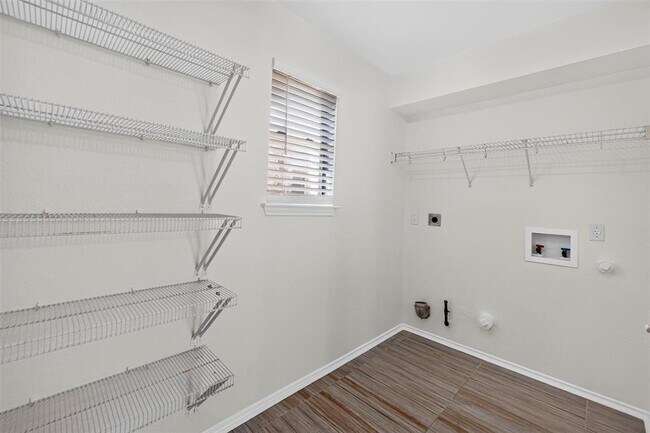 Building Photo - 2802 Turtle River Dr