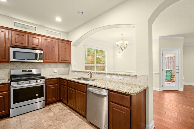 Building Photo - 6708 Menchaca Rd