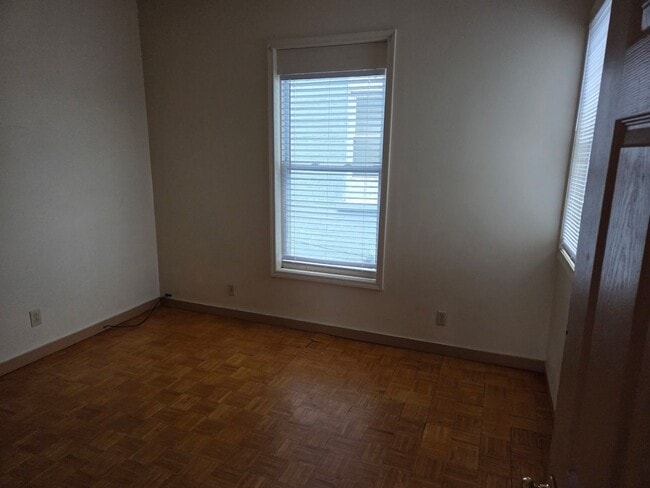 Building Photo - 817 N Townsend St