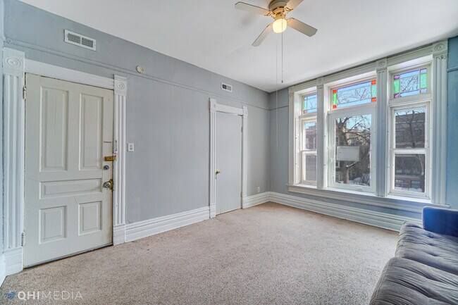 Building Photo - 1650 N Oakley Ave