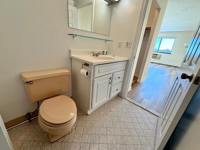 Building Photo - 151 Coolidge Ave