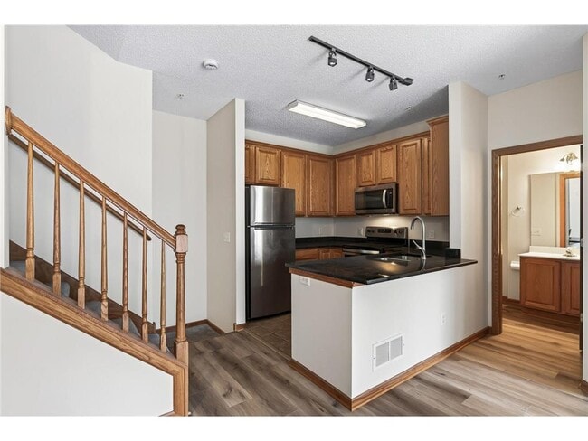 Building Photo - 6581 Olive Ln N
