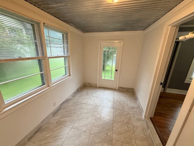 Building Photo - 417 S 8th St