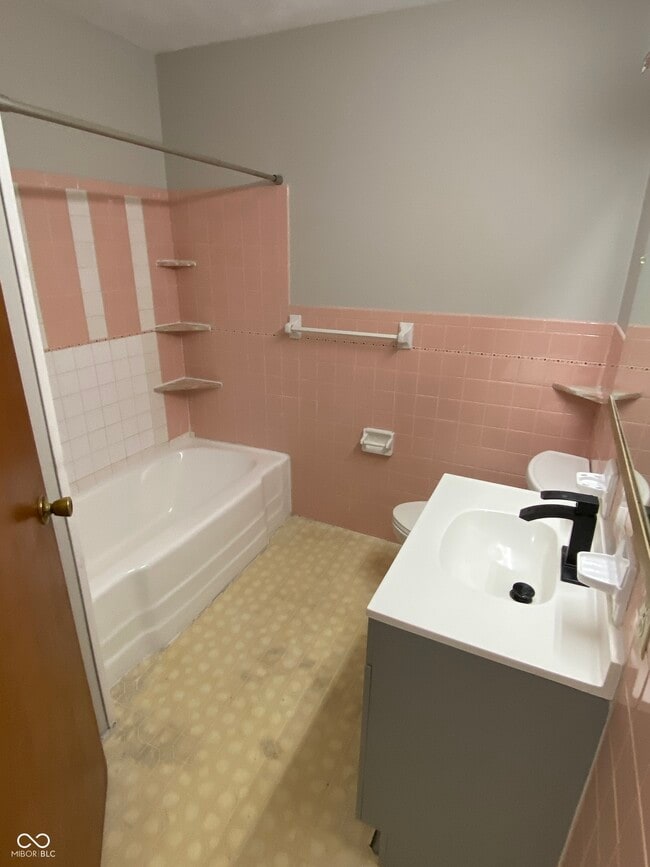 Building Photo - 5358 Winthrop Ave