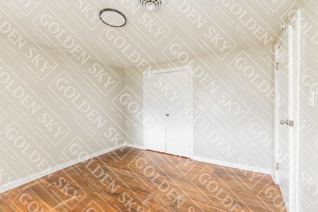 Building Photo - 2908 S Monroe St