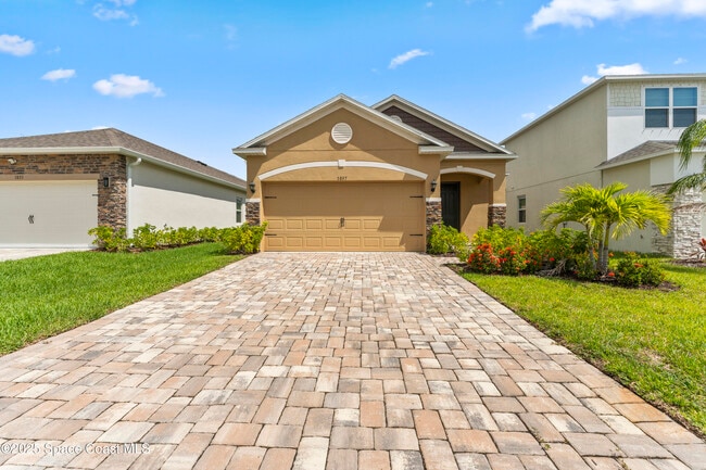 Primary Photo - 1037 Canfield Cir