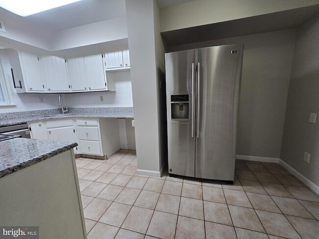 Building Photo - 1006 Worthington Dr