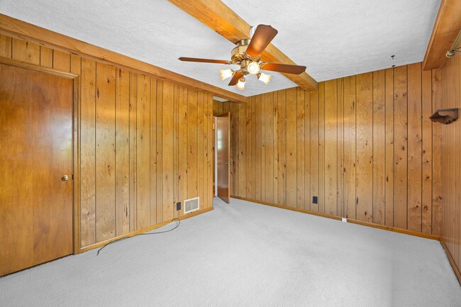 Building Photo - Delhi Township- Cute Single Family 4 bed, ...