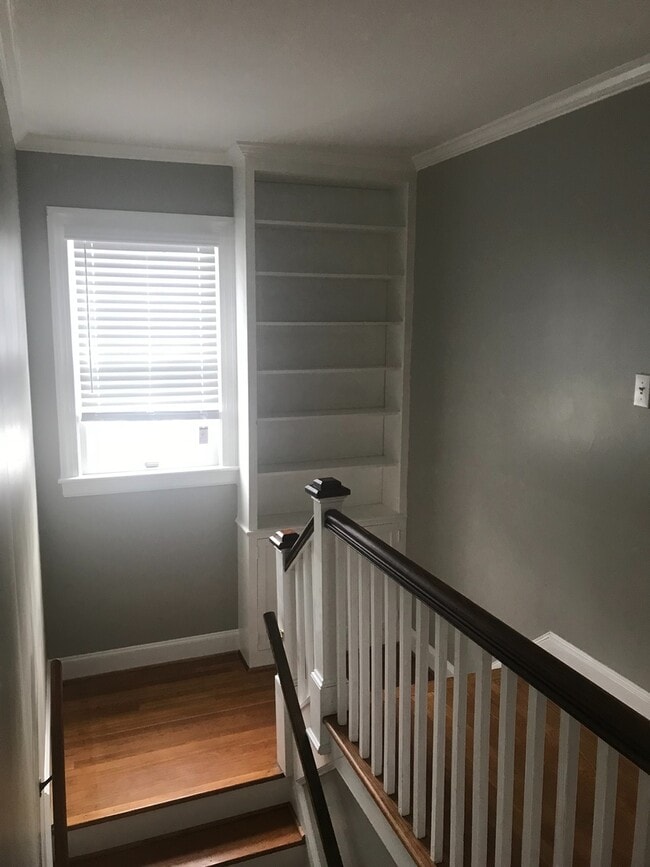 Building Photo - Coming Soon!! 2 Bedroom/ 2 bath Unit! Supe...