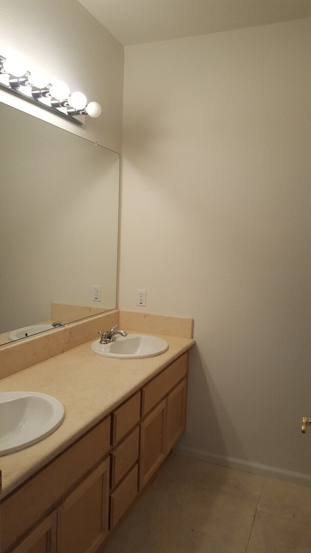 Building Photo - 4620 Sandyford Ct