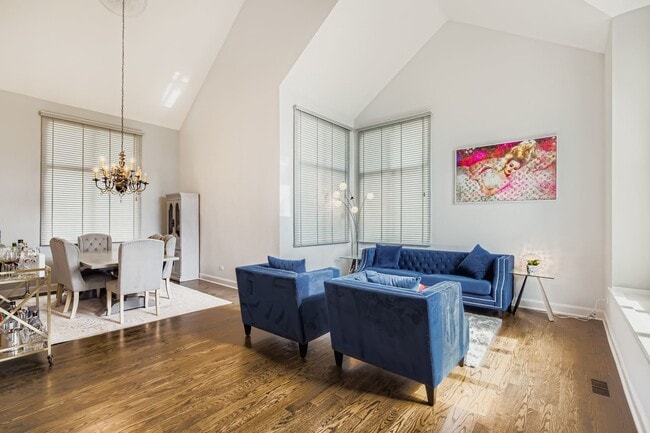 Building Photo - 53 Falcon Pl