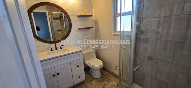 Building Photo - 2740 Beechwood St